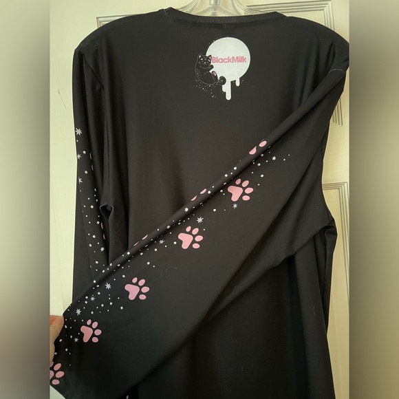 BlackMilk Yin Yang Cat Oversized Long Sleeve BFT (Boyfriend Fit Tee) - Picture 6 of 11